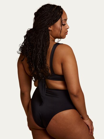 Top per bikini 'Biarritz Ring Top' di Billie Swim in nero
