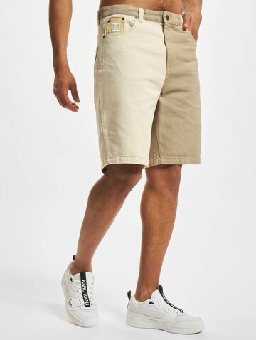 Karl Kani Regular Shorts in Beige: predná strana