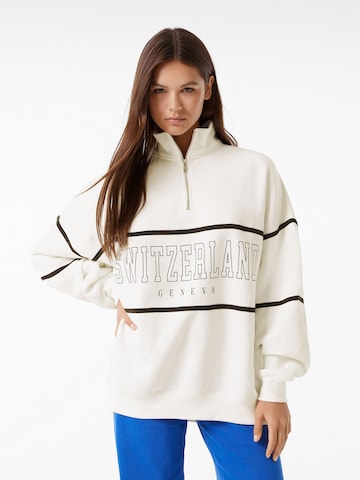 Sweat-shirt Bershka en beige : devant