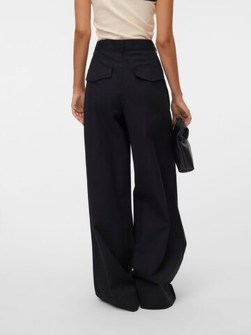 Wide leg Pantaloni con pieghe 'VMNova' di VERO MODA in nero