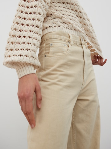 EDITED Wide Leg Farkut 'Avery' värissä beige