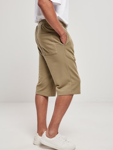 Urban Classics Regular Shorts in Grün