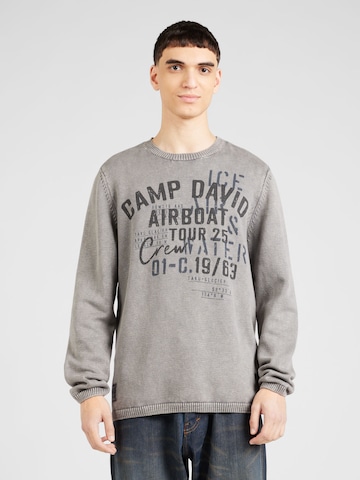 CAMP DAVID Sweater in Grey: front