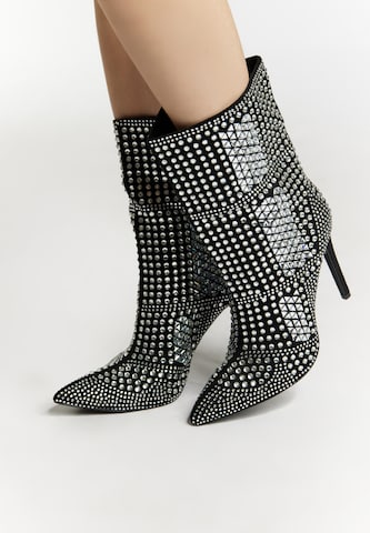 faina Ankle boots in Black: front