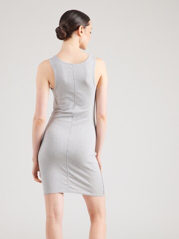 Calvin Klein Jeans Платье в Серый