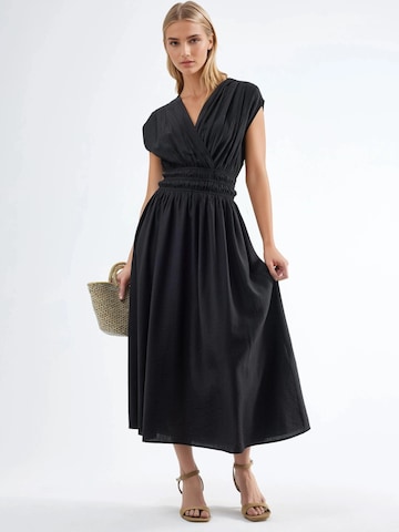 Busem - Vestido em preto: frente