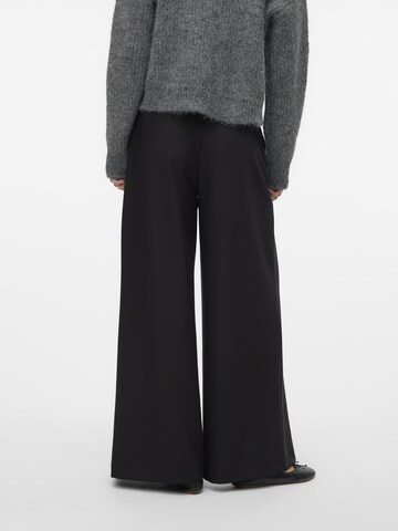 VERO MODA Wide leg Pleat-front trousers 'NOLA' in Black