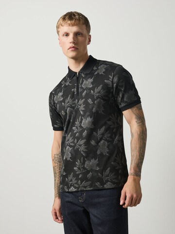 Next Shirt in Schwarz: Vorderseite