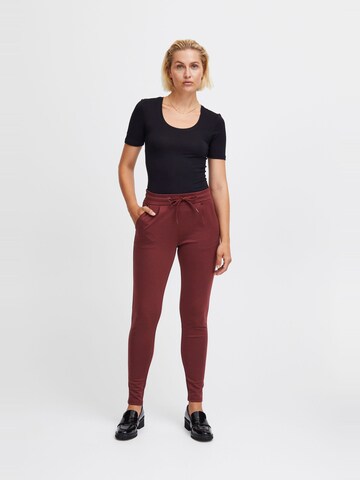 Tapered Pantaloni 'KATE' di ICHI in rosso