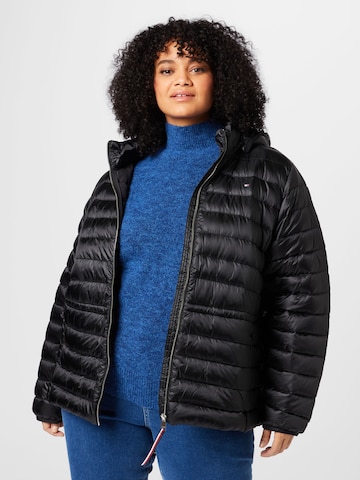 Tommy Hilfiger Curve Jacke in Schwarz: predná strana