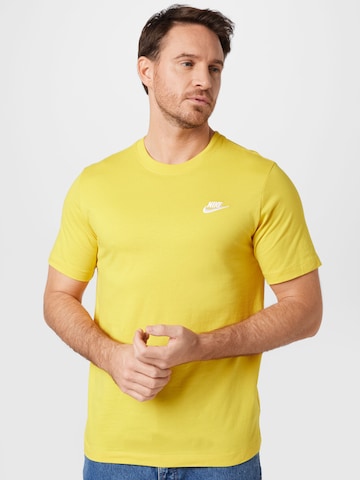 Nike Sportswear Regular Fit T-Shirt 'Club' in Gelb: predná strana