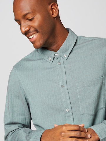 ABOUT YOU x Alvaro Soler Regular fit Button Up Shirt 'Eduard' in Green