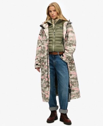 Superdry Tussenmantel in Roze: voorkant