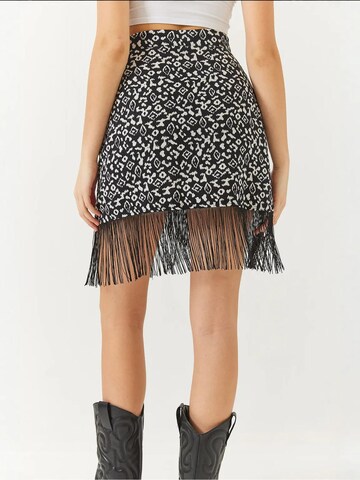 Bianco Lucci - Saia em preto