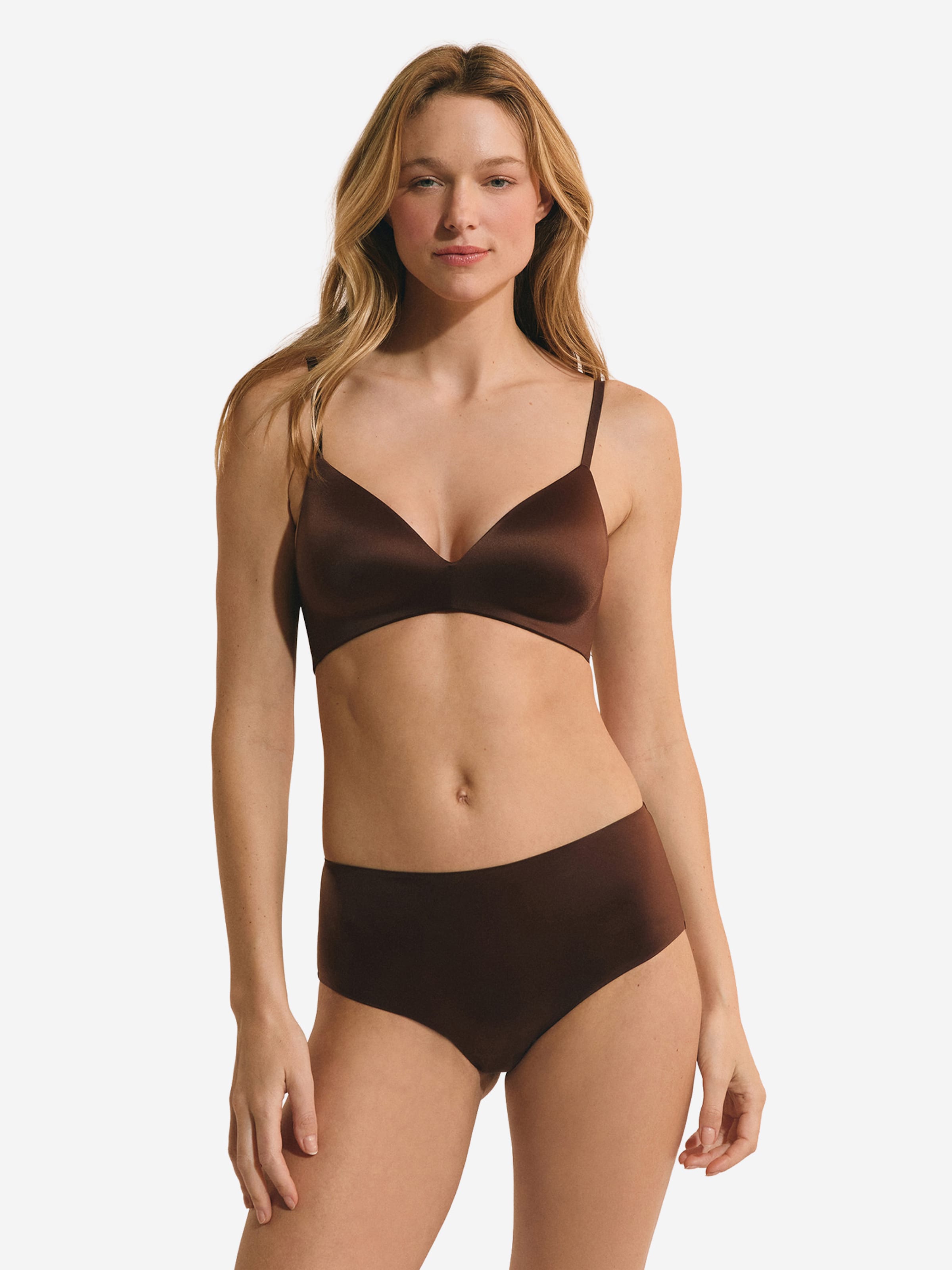 T-shirt Reggiseno ' PURE GLOW ' di ETAM in marrone: frontale