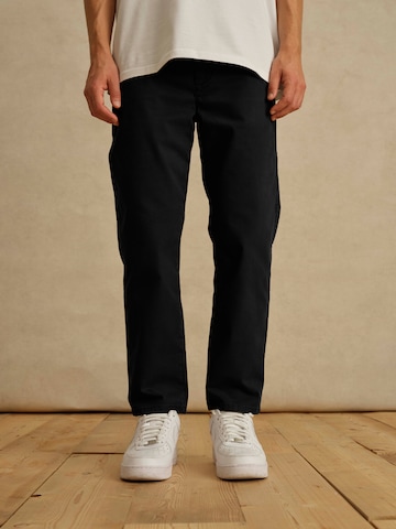 regular Pantaloni chino 'Thilo' di DAN FOX APPAREL in nero: frontale