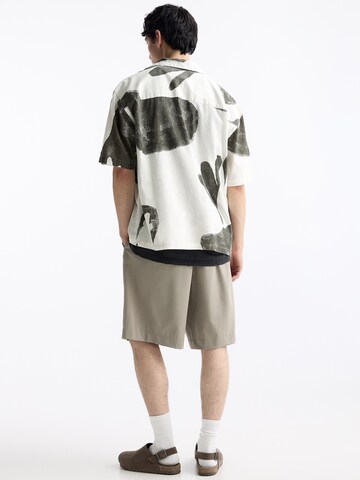 Coupe regular Chemise Pull&Bear en blanc