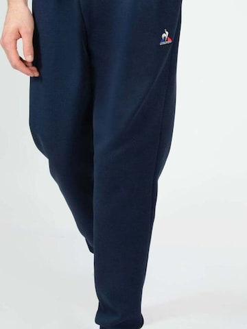 LE COQ SPORTIF - regular Pantalón deportivo 'Essential' en azul: frente