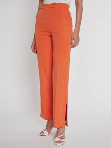 Ana Alcazar Regular Pleated Pants 'Pabari ' in Orange: front