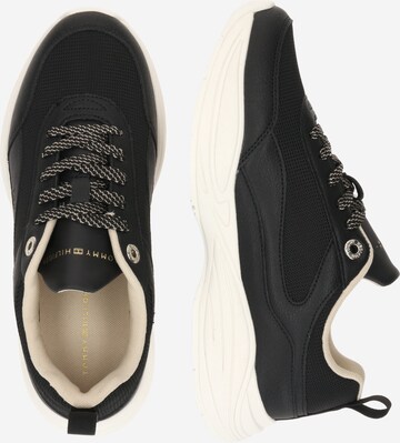 TOMMY HILFIGER Sneakers laag in Zwart