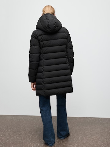 Palton de iarnă 'BEGO' de la MANGO pe negru
