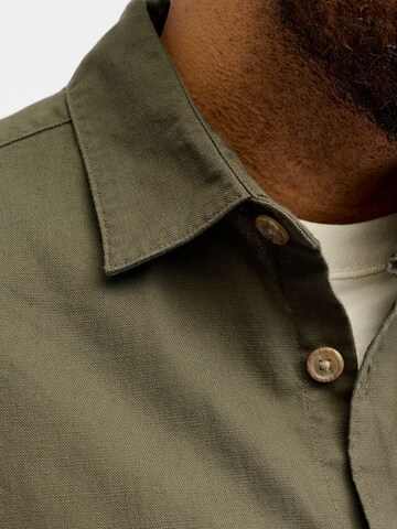 JACK & JONES Regular fit Button Up Shirt in Green
