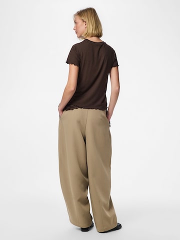 PIECES Majica 'PCNicca' | rjava barva