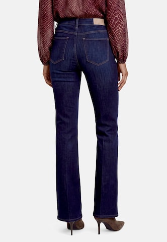 zero Flared Jeans in Blau