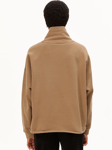 ARMEDANGELS Sweatshirt in Brown: back