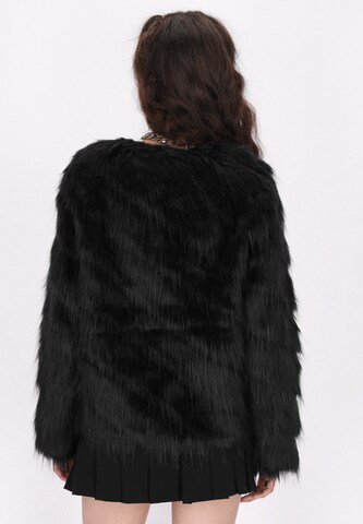 myMo ROCKS Between-season jacket in Black
