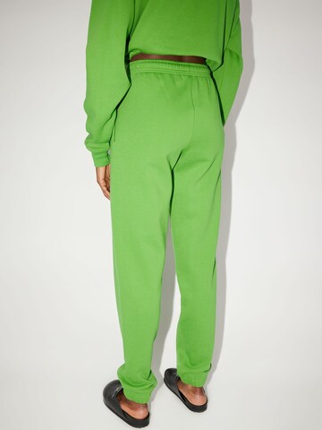 Tapered Pantaloni 'Ruby' di LeGer by Lena Gercke in verde: dietro