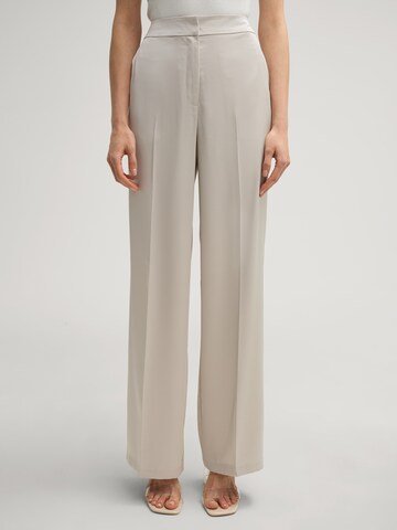 JOOP! Wide leg Pleat-front trousers in Beige: front