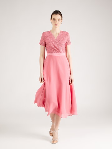 SWING - Vestido de gala en rosa: frente