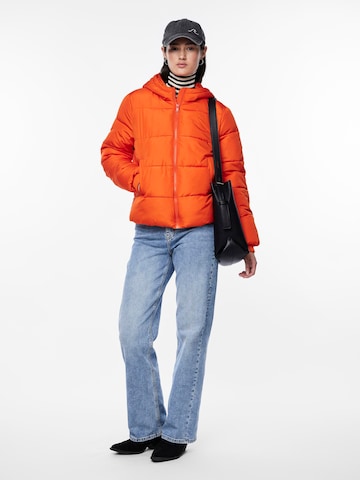 PIECES Winter Jacket 'Bee' in Orange