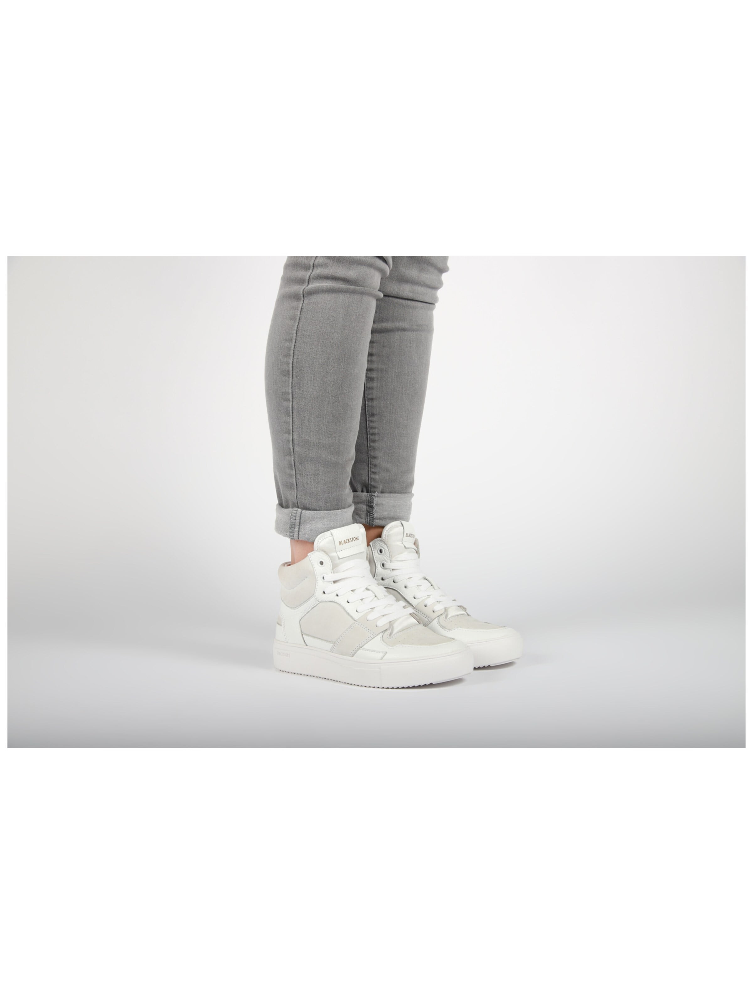 BLACKSTONE - Zapatillas deportivas altas 'KEYLA' en blanco