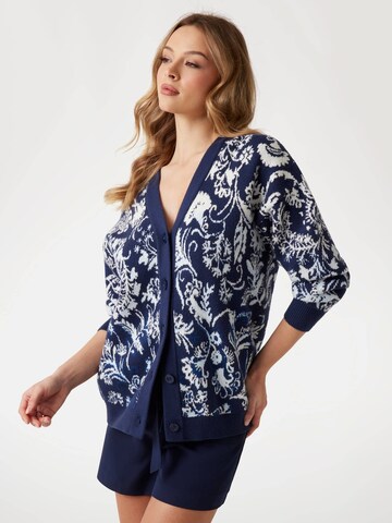GUESS Sweater in Blue: front