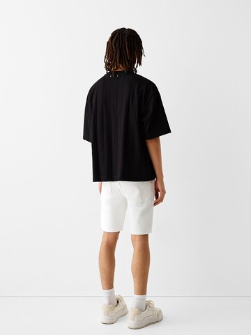 Bershka Regular Shorts in Weiß