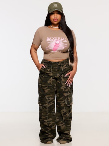 Tricou 'ESSENTIALS BABY TEE' de la FIVE STAR GIRL pe bej