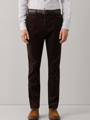 Hackett London Regular Hose in Braun: Vorderseite