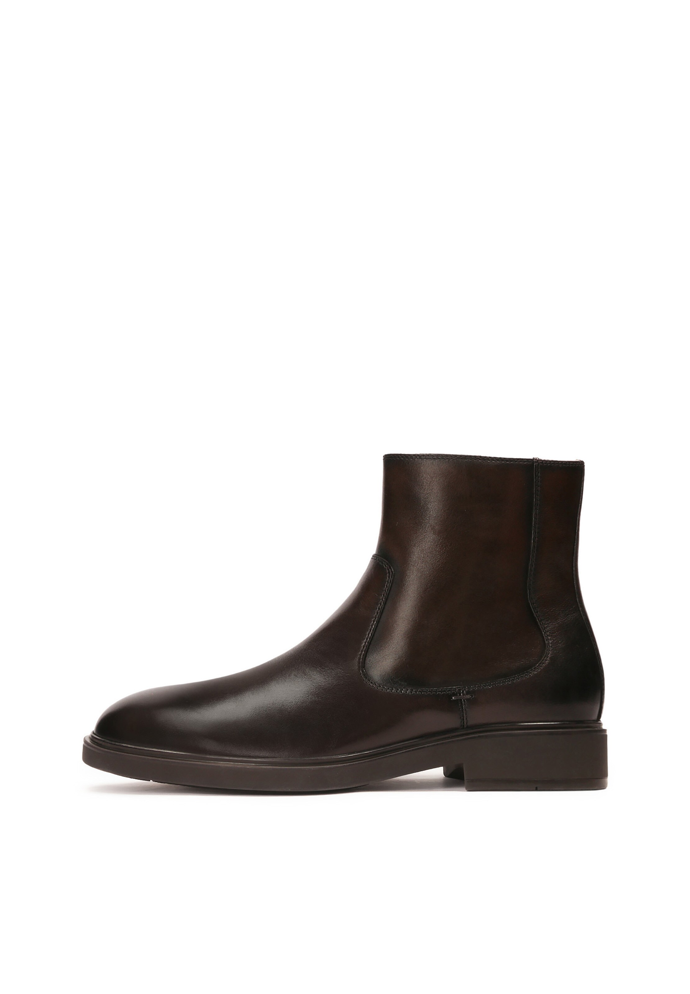 Kazar Boots in Brown: front