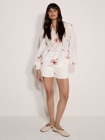 Chemisier Apricot en blanc