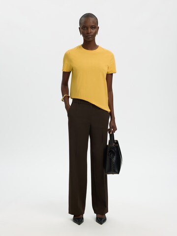 T-shirt 'SLFMYESSENTIAL' SELECTED en jaune