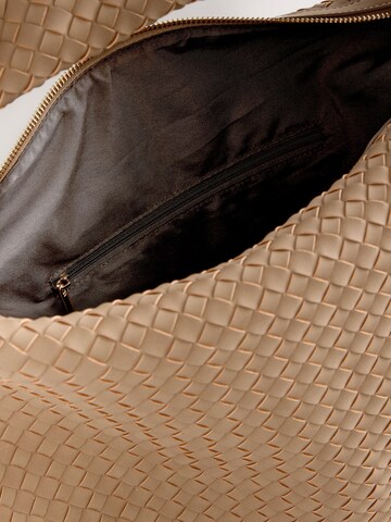 Next Наплечная сумка в Коричневый