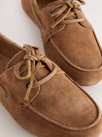 Chaussure à lacets Next en marron