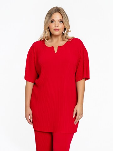 Yoek Tunic in Red: front