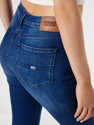 Tommy Jeans Skinny Kavbojke 'Nora' | modra barva