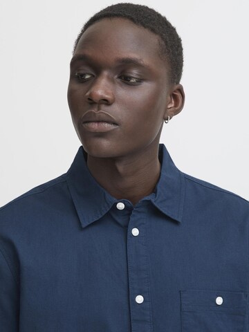 Coupe regular Chemise ' BHBAY LINEN ' BLEND en bleu