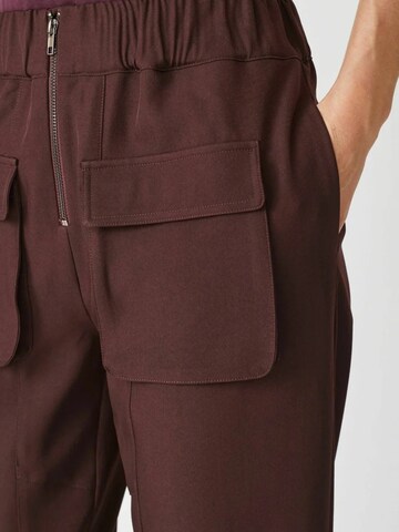 Effilé Pantalon 'Luna' co'couture en rouge