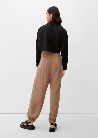 QS - Tapered Pantalón en marrón