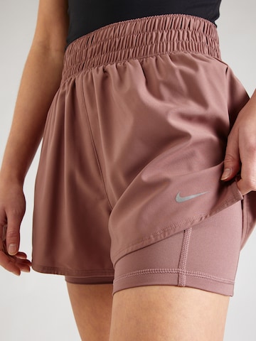 NIKE Regular Sportbroek 'ONE' in Lila